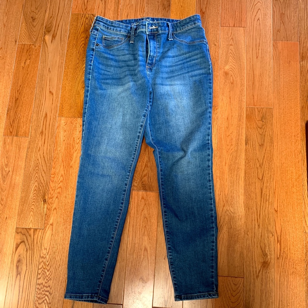 Women’s Jeans. Size 14. Universal Thread